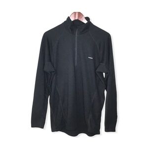 Patagonia Capilene Pullover in Black.